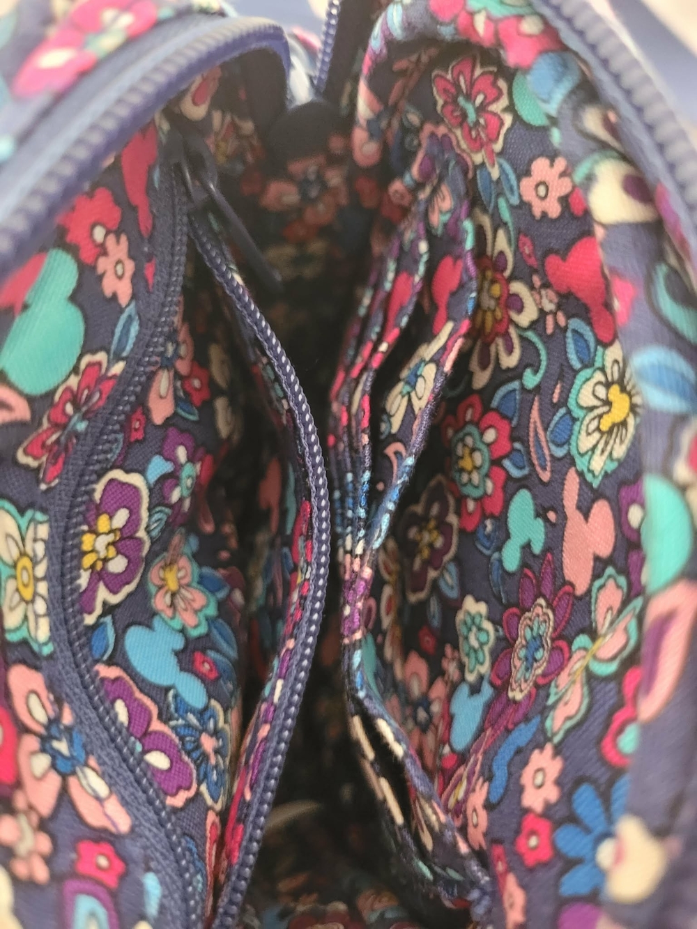 Disney Vera Bradley cross body/ belt bag. - Picture 10 of 12